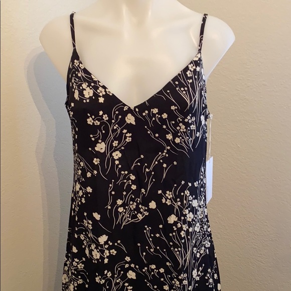 Reformation Harlow V-Neck Maxi Dress - Picture 5 of 5